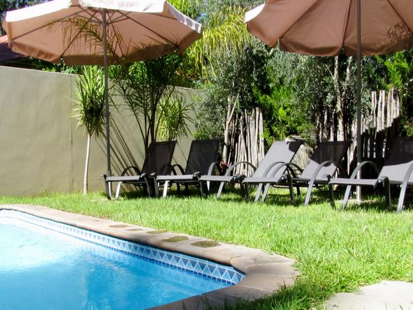 Elegant Guesthouse - garden and pool